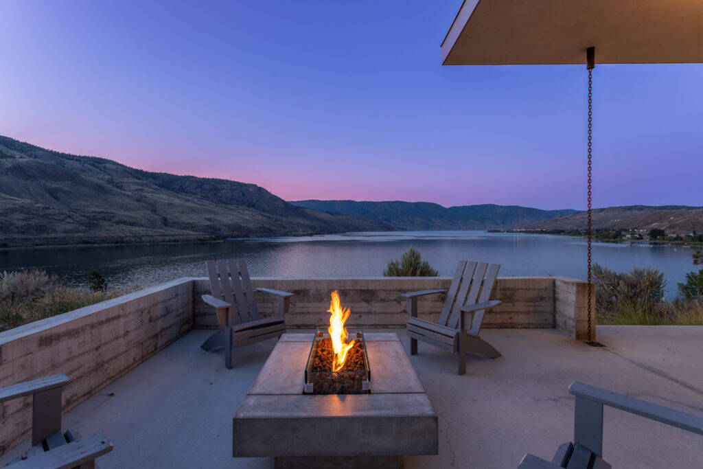 lakehouse-twilight-dusk-25