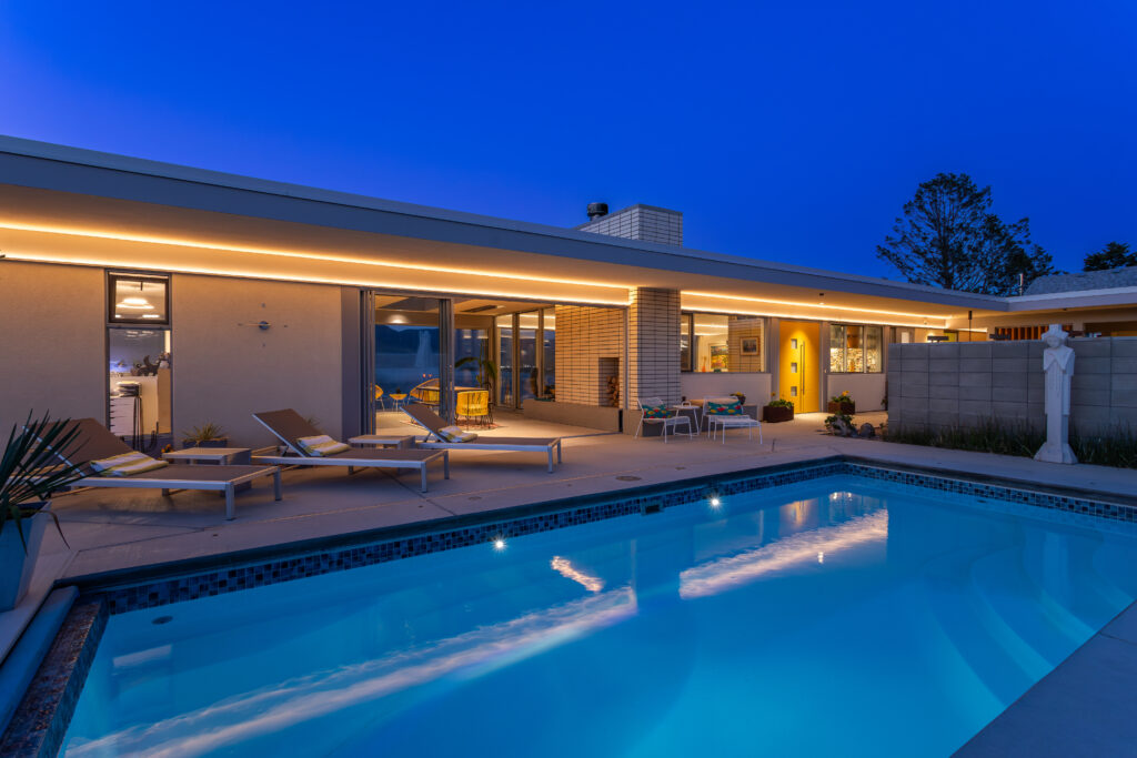 lakehouse-twilight-dusk-41